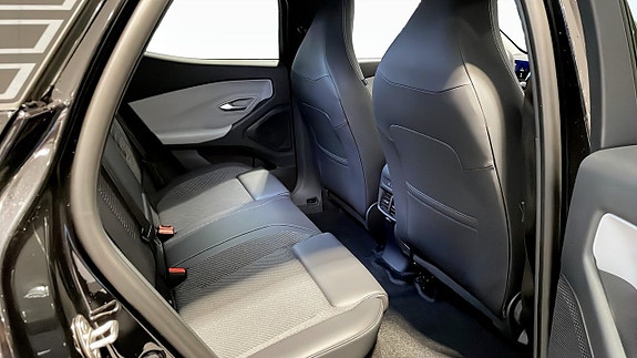 Ford Explorer 5 of 12