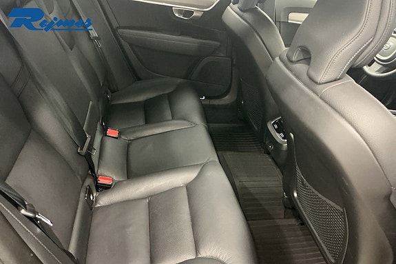 Volvo V90 Cross Country 12 of 18