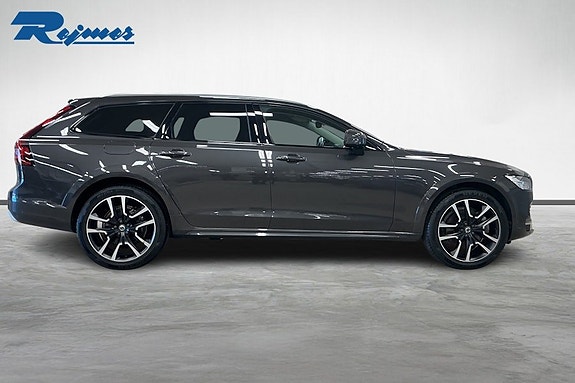 Volvo V90 Cross Country 16 of 18