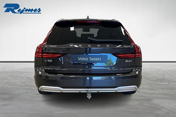 Volvo V90 Cross Country 4 of 5