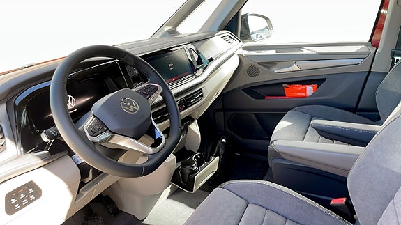 Volkswagen California 10 of 16