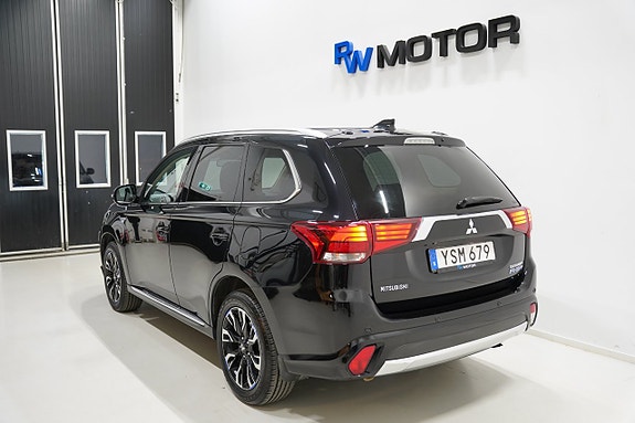 Mitsubishi Outlander 4 of 5