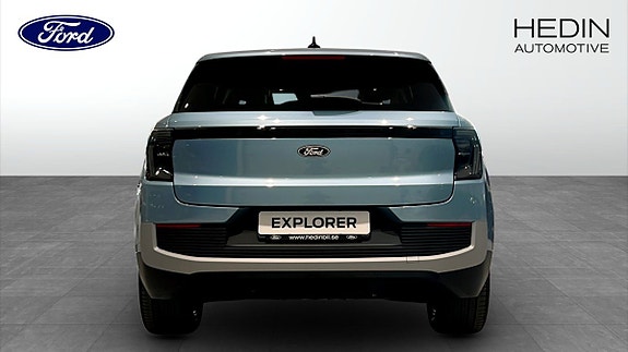 Ford Explorer 7 of 9