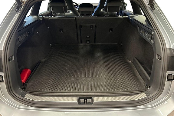 Volkswagen Passat 8 of 14