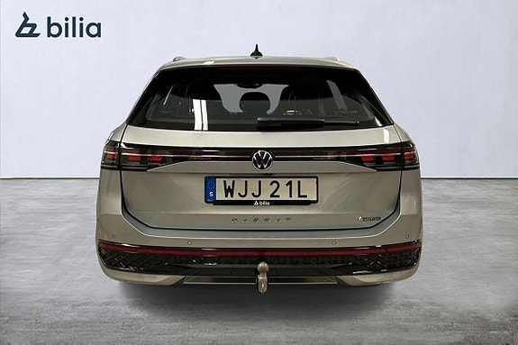 Volkswagen Passat 3 of 5