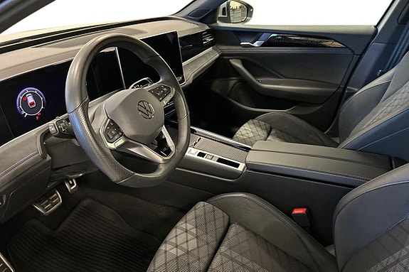 Volkswagen Passat 9 of 14