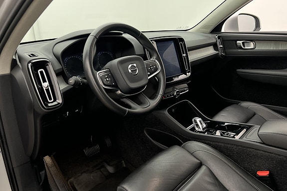 Volvo XC40 13 of 27