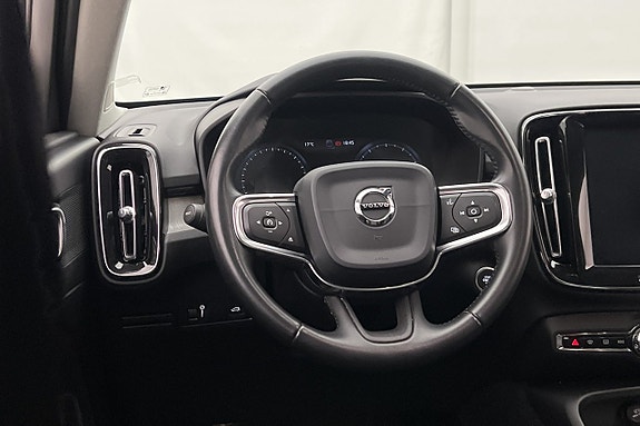 Volvo XC40 12 of 27