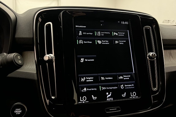 Volvo XC40 25 of 27