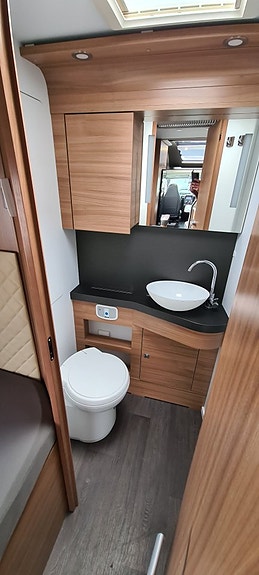 Adria Coral 670 SL Nordkapp Edt 10 of 14