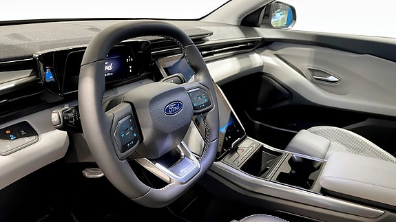 Ford Explorer 4 of 12