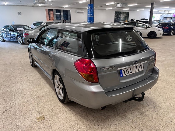 Subaru Legacy 4 of 5