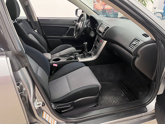 Subaru Legacy 11 of 14