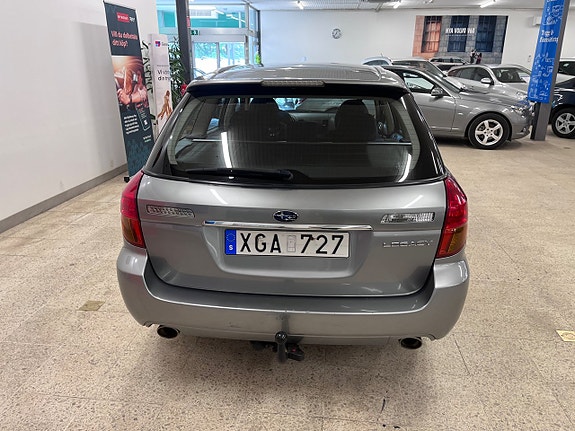 Subaru Legacy 5 of 5
