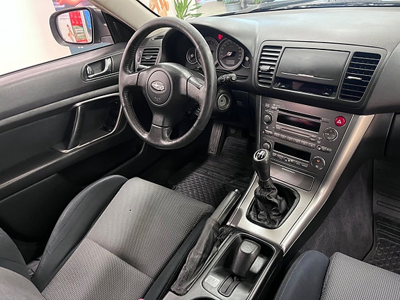 Subaru Legacy 13 of 14