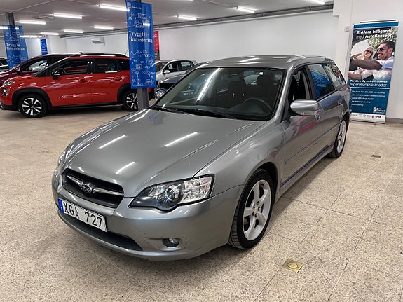 Subaru Legacy 3 of 5