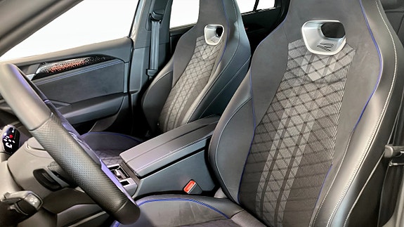 Volkswagen Passat 8 of 15