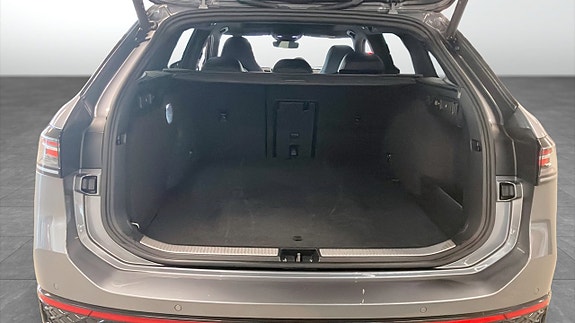 Volkswagen Passat 13 of 15