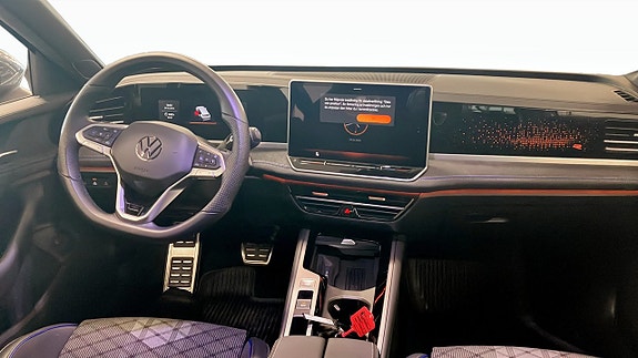 Volkswagen Passat 11 of 15