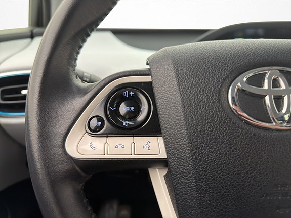 Toyota Prius 12 of 29