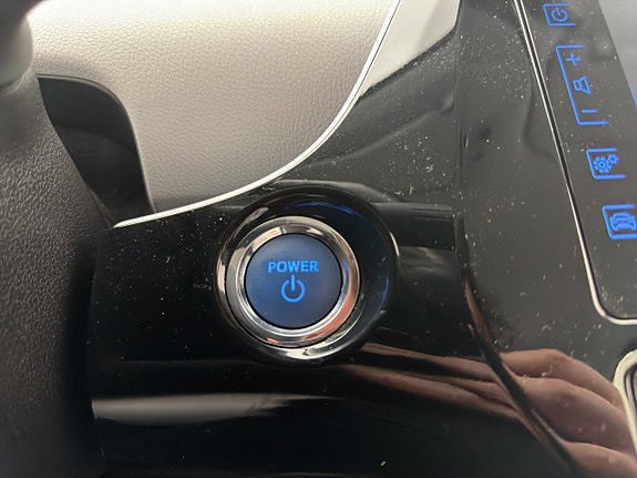 Toyota Prius 15 of 29