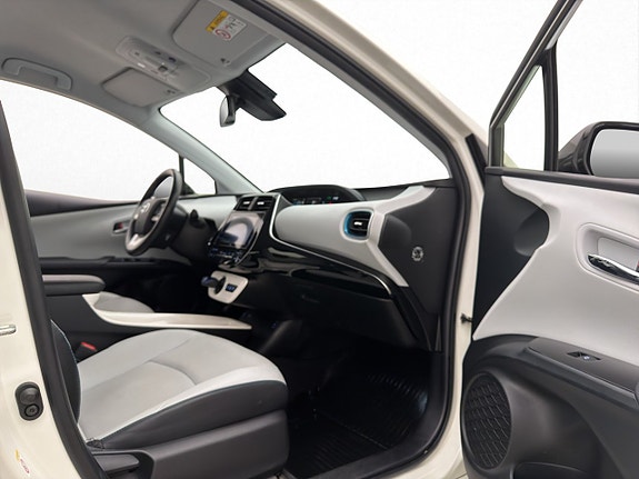 Toyota Prius 21 of 29