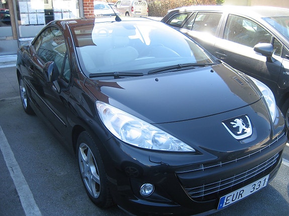 Peugeot 207 CC 2 of 5