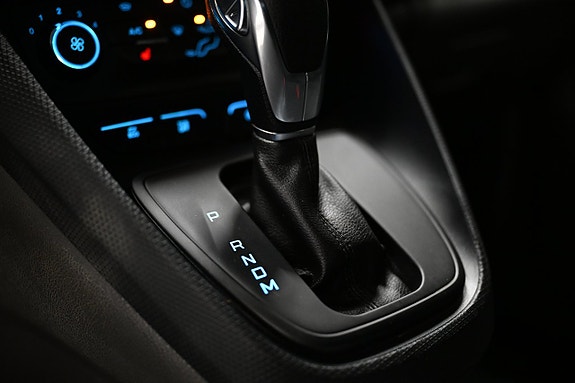 Ford Transit Connect 16 of 29