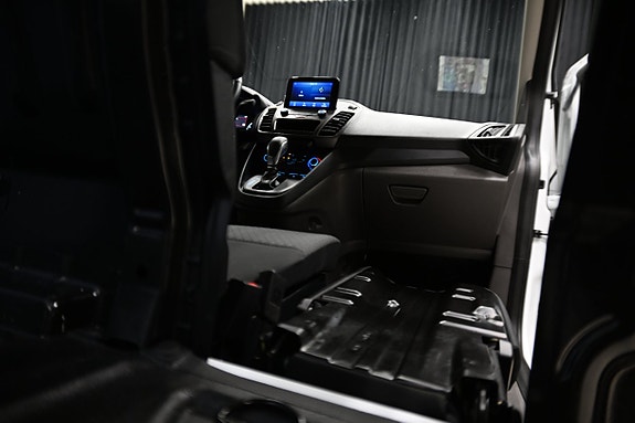 Ford Transit Connect 11 of 29