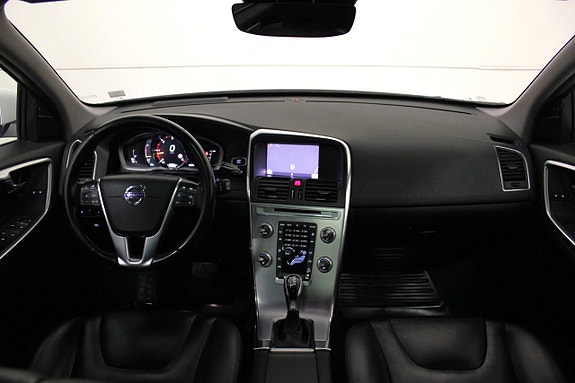 Volvo XC60 16 of 28