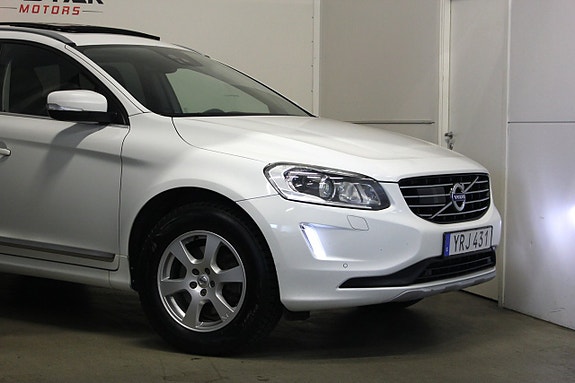 Volvo XC60 2 of 28