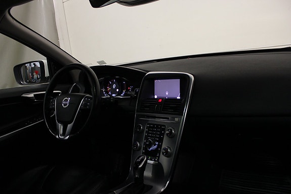Volvo XC60 18 of 28