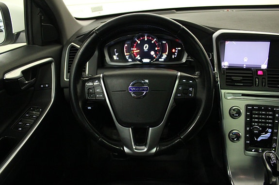 Volvo XC60 17 of 28