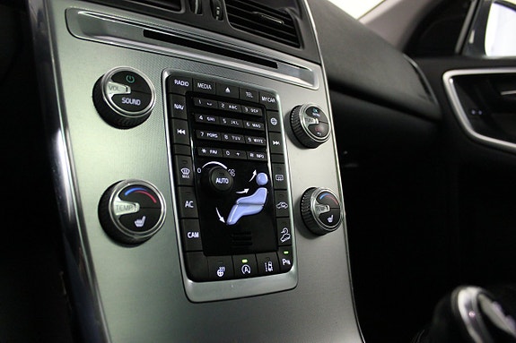 Volvo XC60 26 of 28