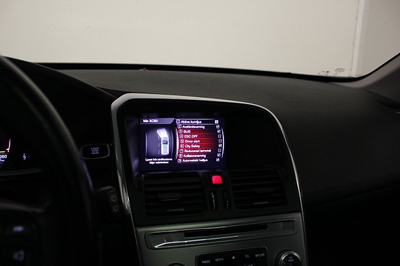 Volvo XC60 22 of 28