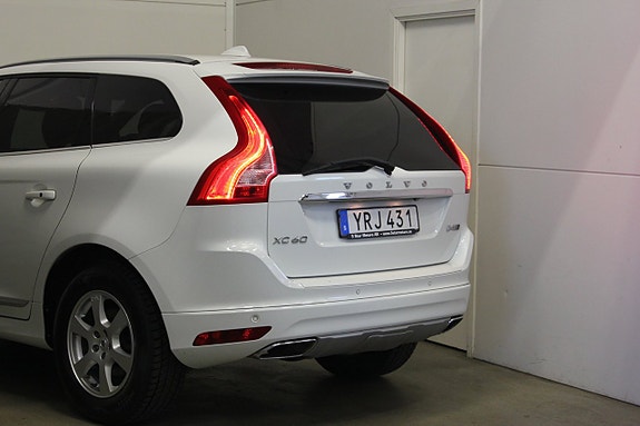 Volvo XC60 8 of 28