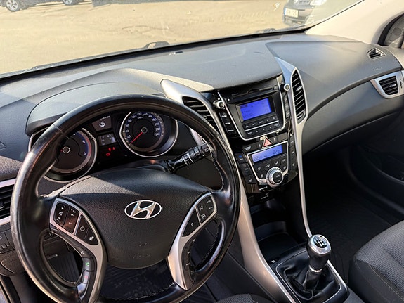Hyundai i30 8 of 8