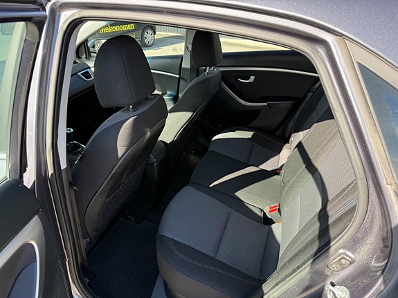Hyundai i30 6 of 8