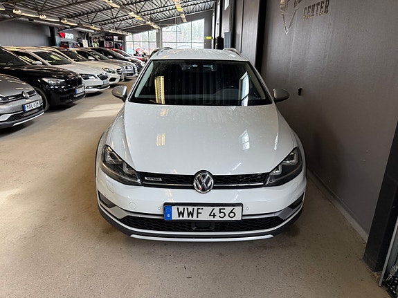 Volkswagen Golf Alltrack 4 of 5