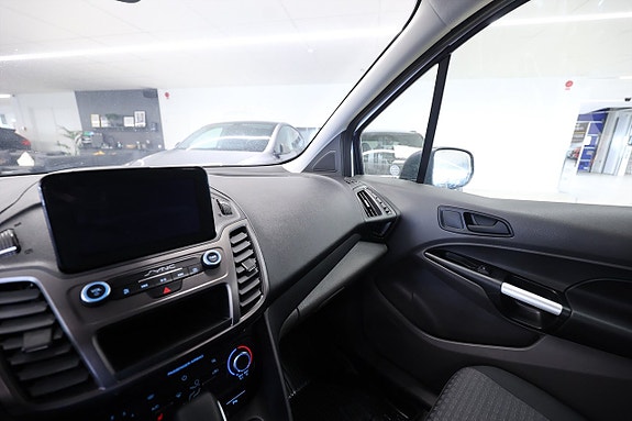 Ford Transit Connect 13 of 15