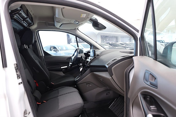 Ford Transit Connect 11 of 15