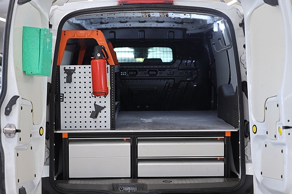 Ford Transit Connect 10 of 15