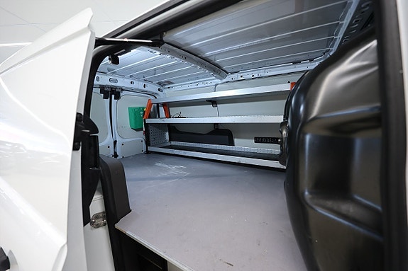 Ford Transit Connect 7 of 15
