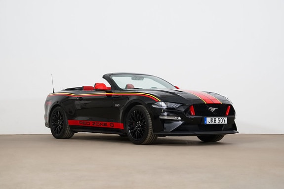 Ford Mustang 4 of 5