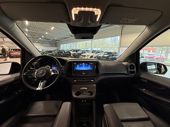 Mercedes-Benz Vito 108 11 of 16