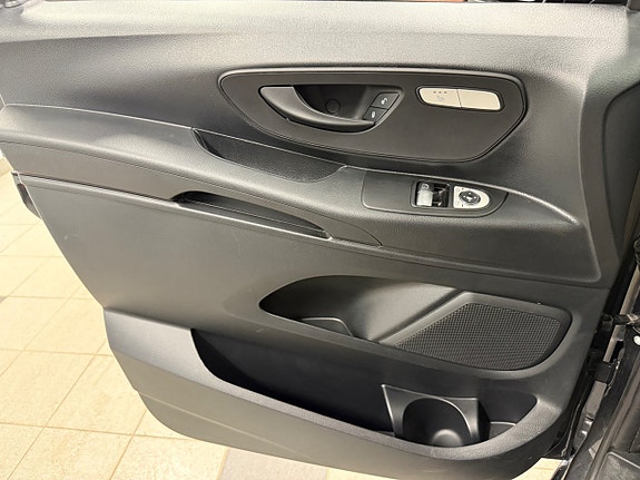 Mercedes-Benz Vito 108 14 of 16