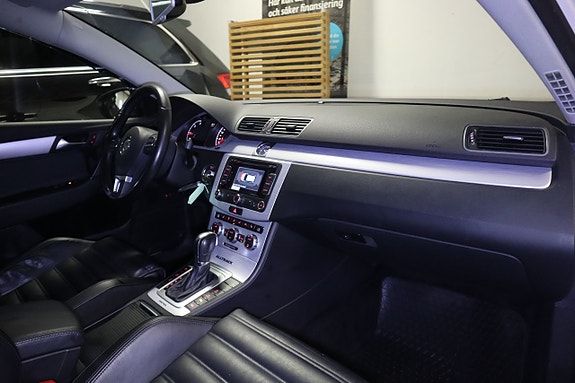 Volkswagen Passat Alltrack 16 of 17