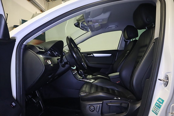 Volkswagen Passat Alltrack 7 of 17