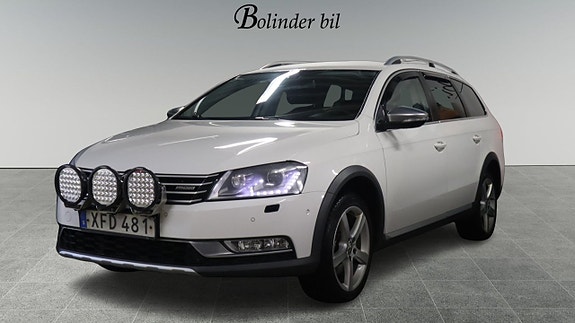 Volkswagen Passat Alltrack 3 of 5