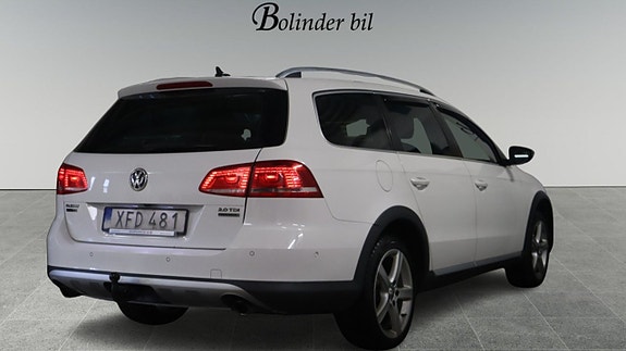 Volkswagen Passat Alltrack 4 of 5